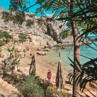 St Pauls Bay Rhodos | Strandmeisje